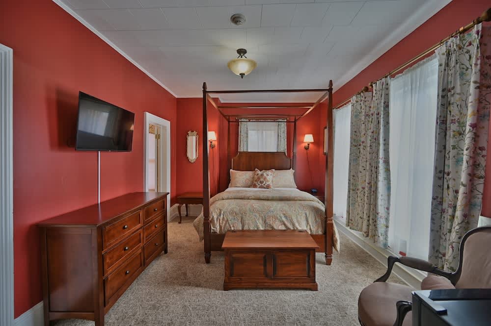 Tom Quick Inn 2