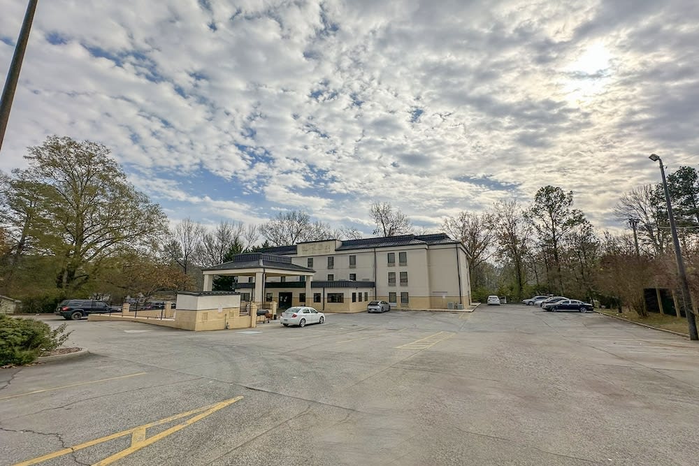 OYO Hotel Rome West GA 1