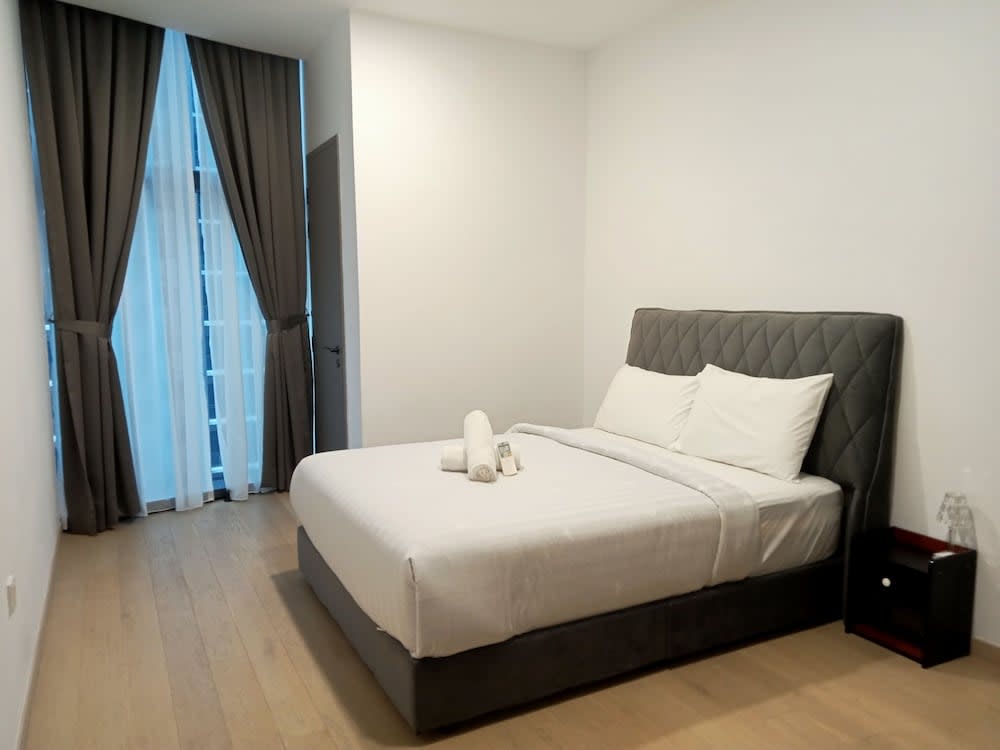 Eaton Residences KLCC by Luna 3