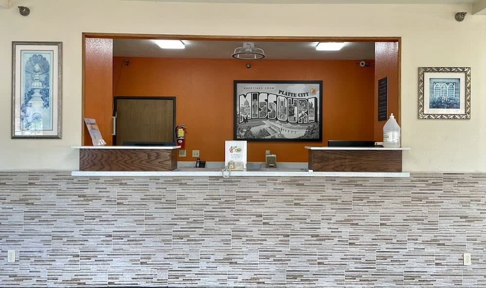 Super 8 by Wyndham Platte City Kansas City Area 2