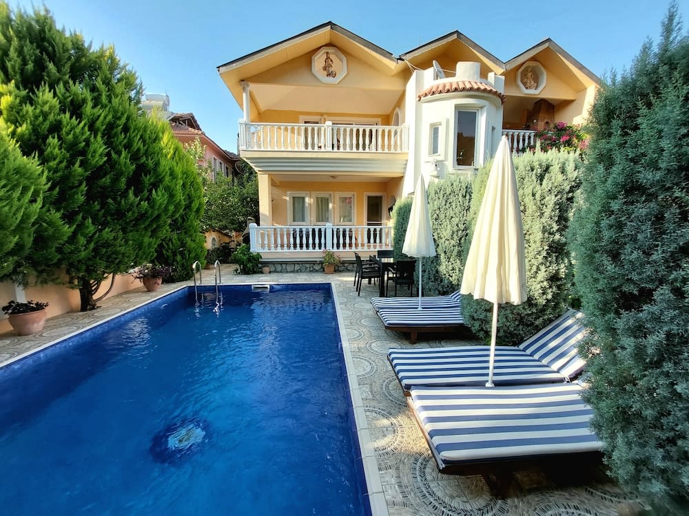 Dalyan Palace 1