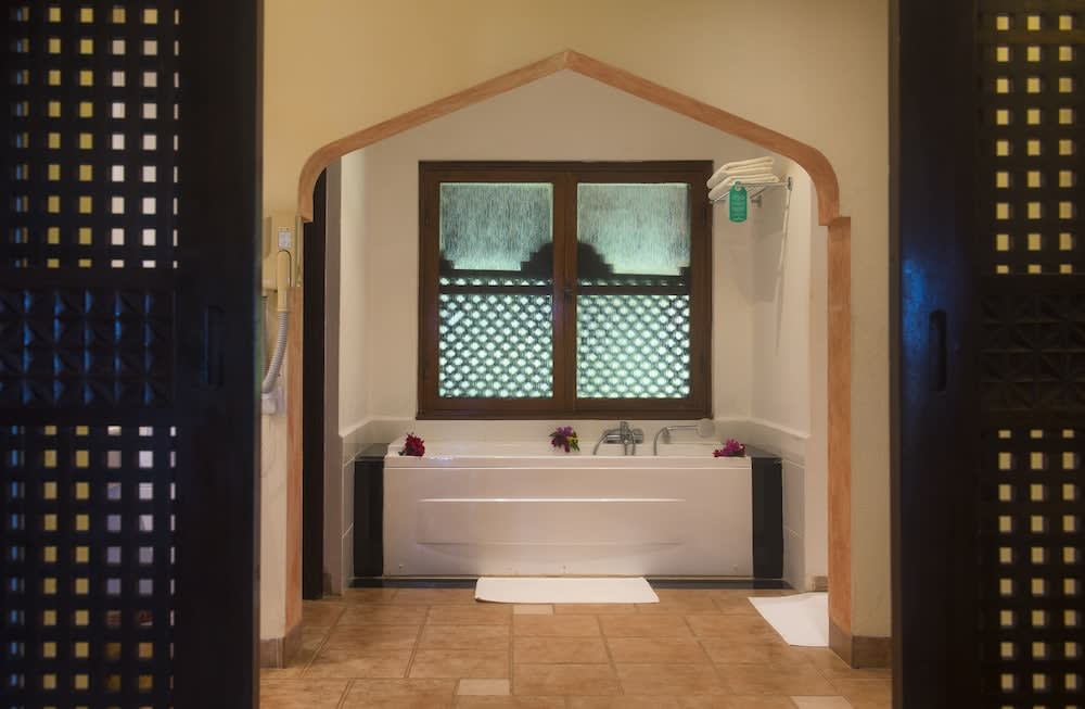 Amani Beach Resort 4