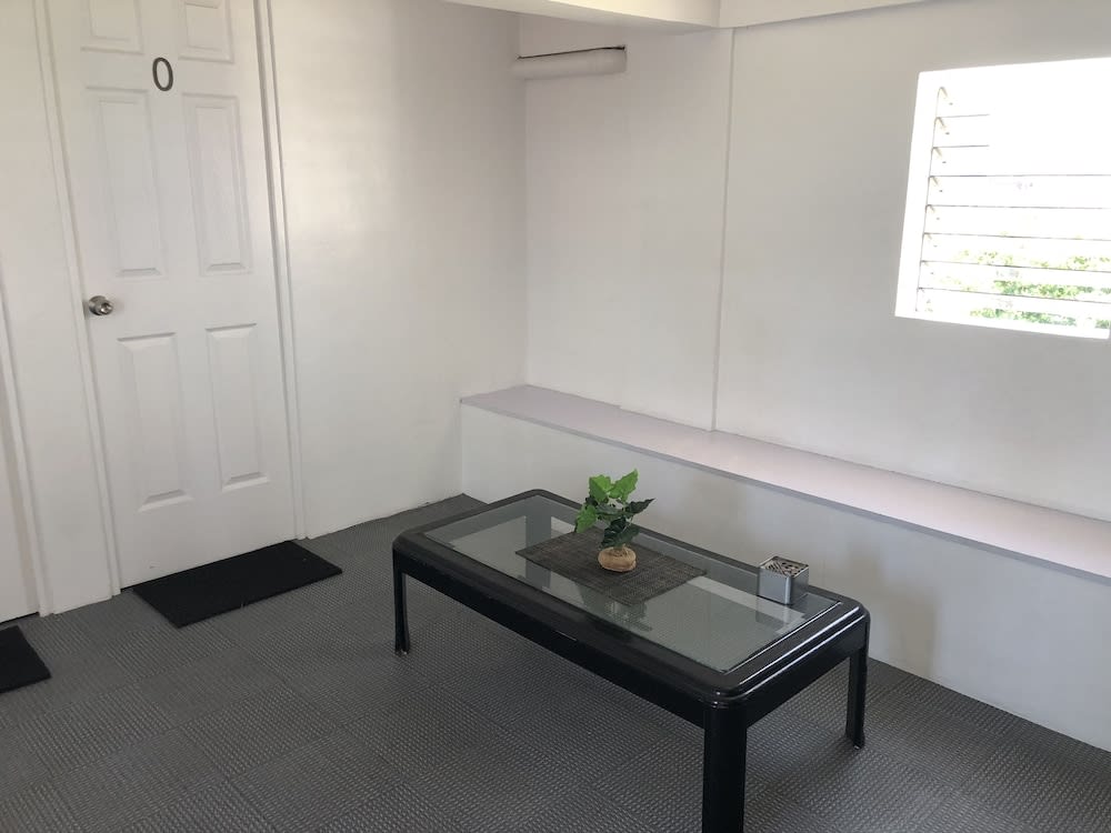 ERVoruto Hostel Makati 2