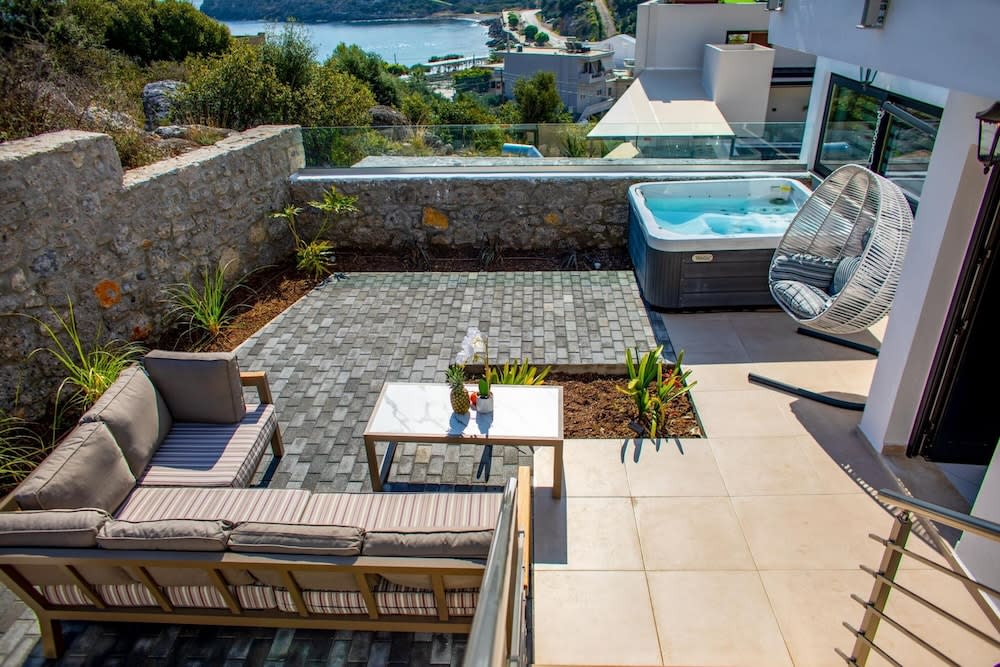 Beach Walk Luxury Suites 1