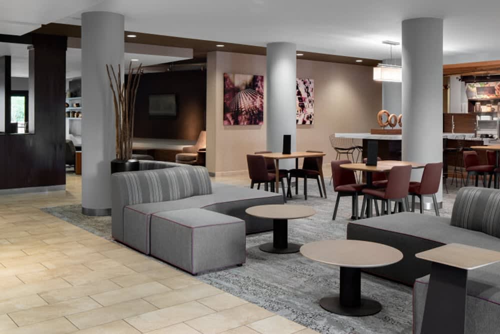 Courtyard by Marriott Raleigh North 2