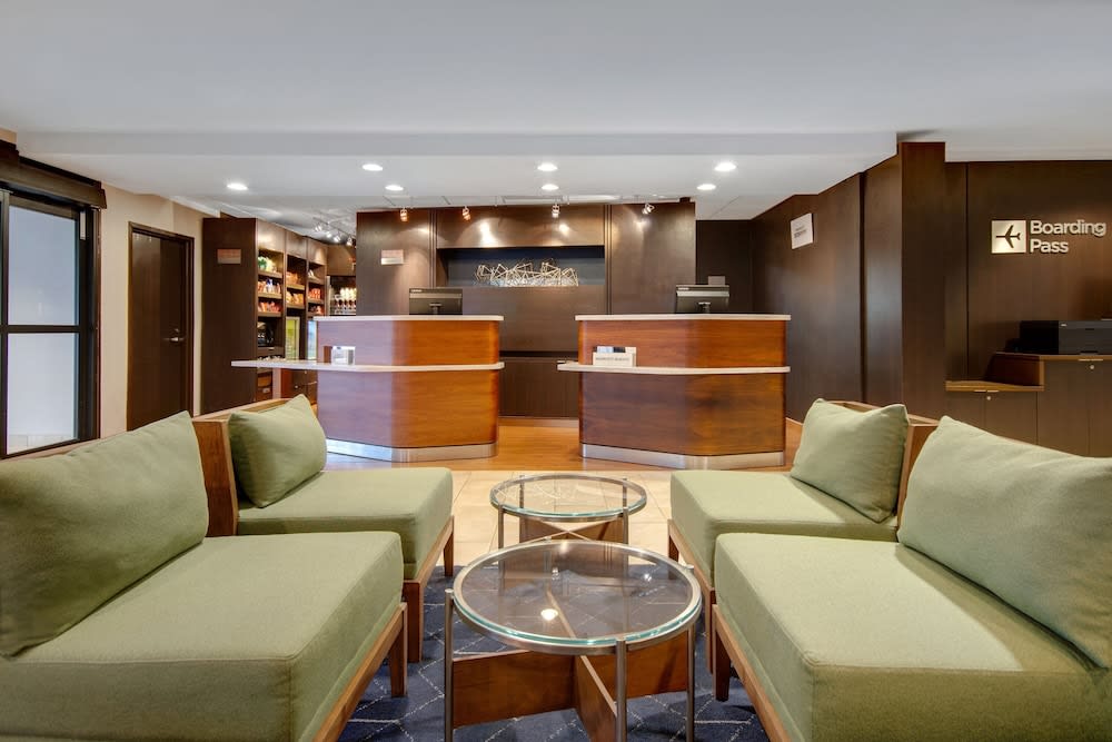 Courtyard by Marriott State College 2