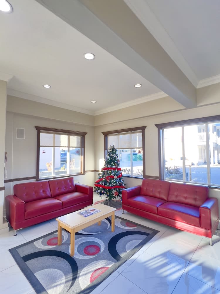 Ramada by Wyndham 2