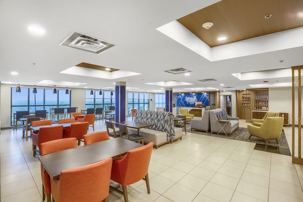Holiday Inn Express GULFPORT BEACH by IHG 2