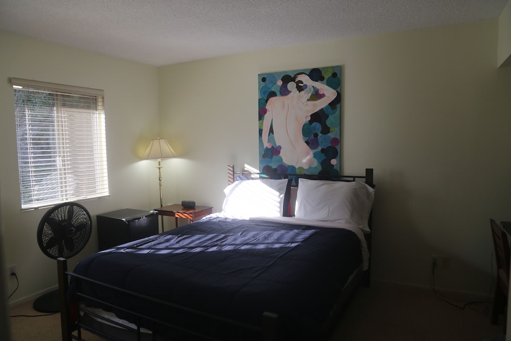 Bed and Breakfast in Hollywood Hills 1