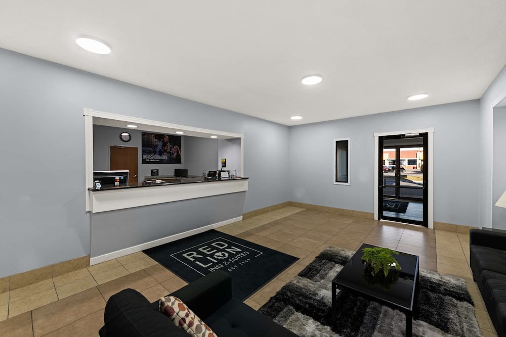 Red Lion Inn & Suites Gretna 3