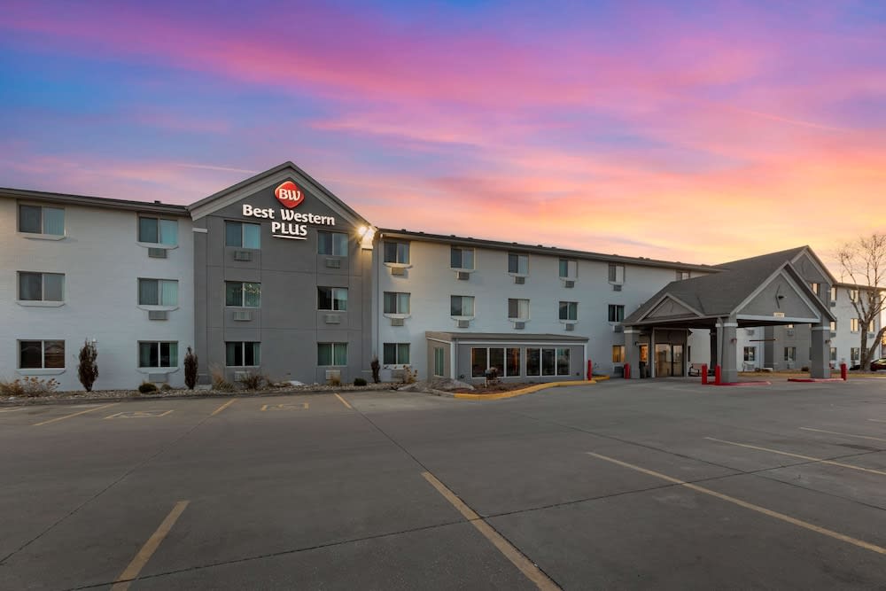 Best Western Plus Altoona Inn 1