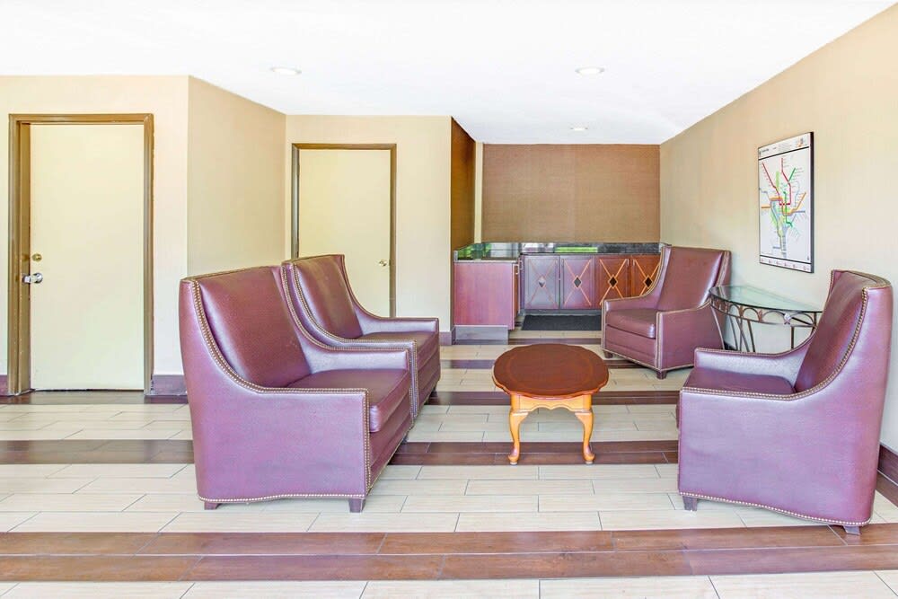 Travelodge by Wyndham Silver Spring 2
