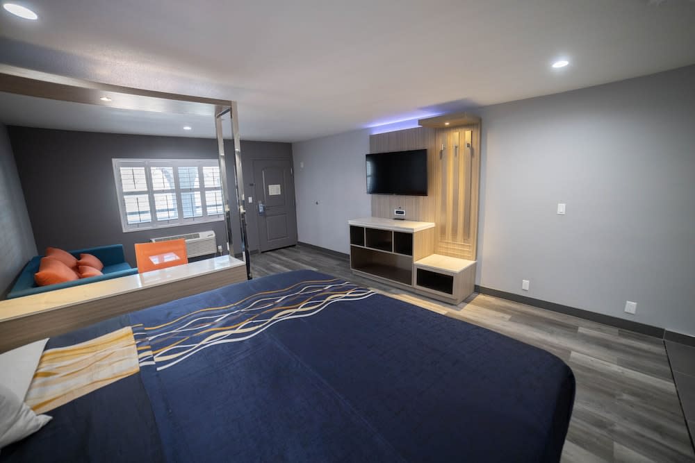 Travelodge by Wyndham Whittier 5