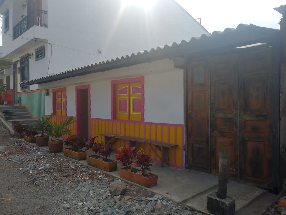 Bareque hostal 1