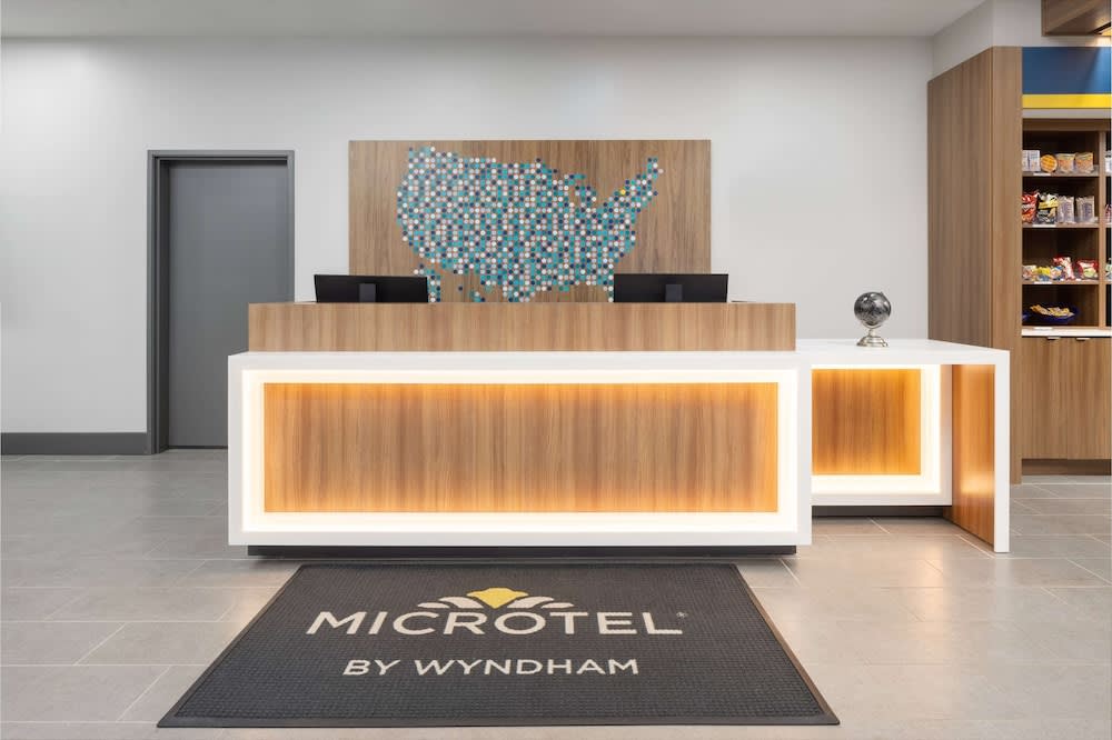 Microtel Inn & Suites by Wyndham Macedon 2