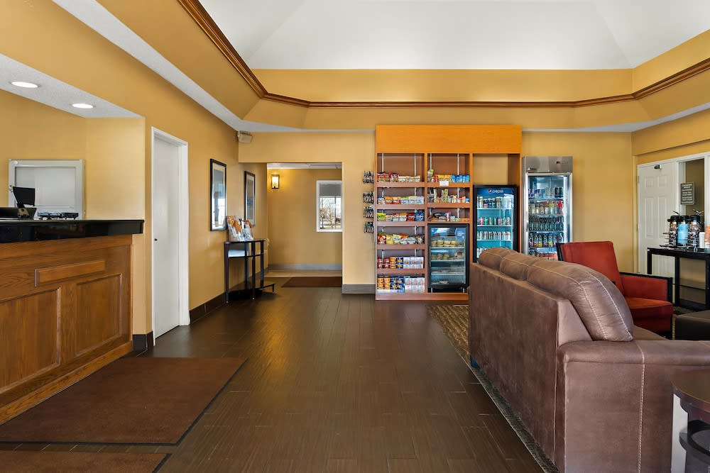 Comfort Suites- Saginaw 3