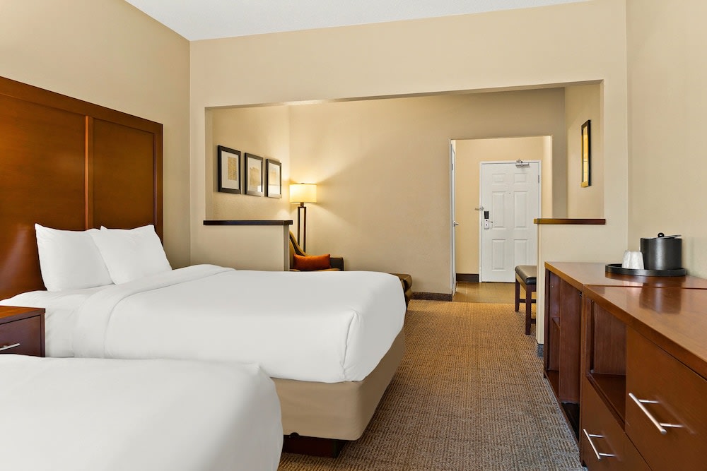 Comfort Suites- Saginaw 5