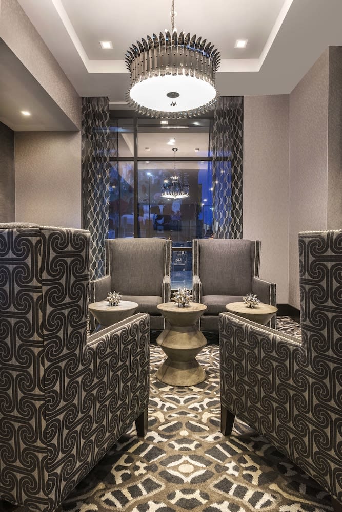 Fairfield Inn & Suites by Marriott Boston Cambridge 4