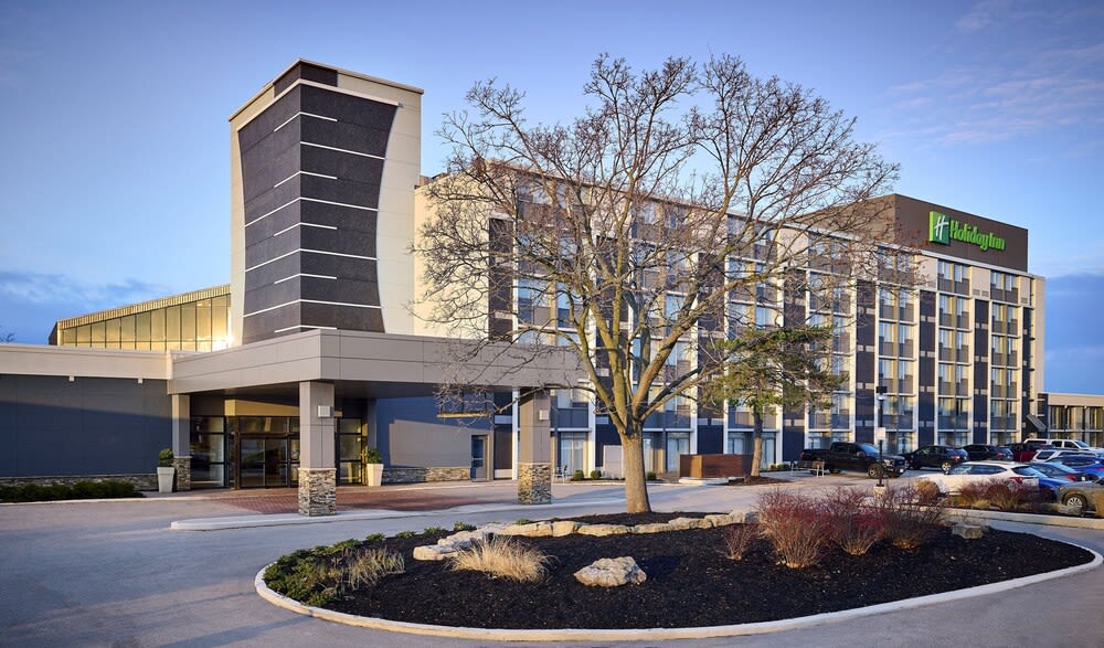 Holiday Inn BURLINGTON CONFERENCE CENTRE by IHG 1
