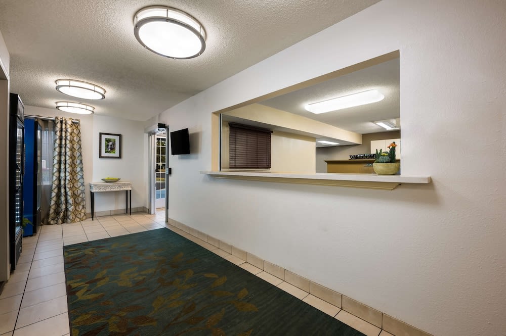 Sonesta Simply Suites Huntsville Research Park 2