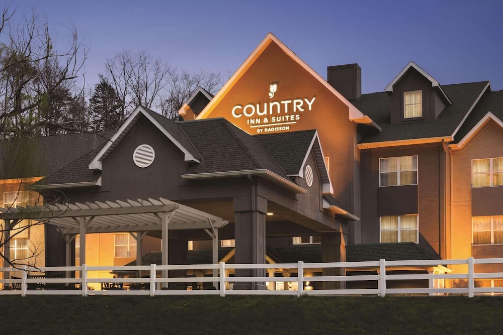 Country Inn & Suites by Radisson, Chattanooga-Lookout Mountain 1