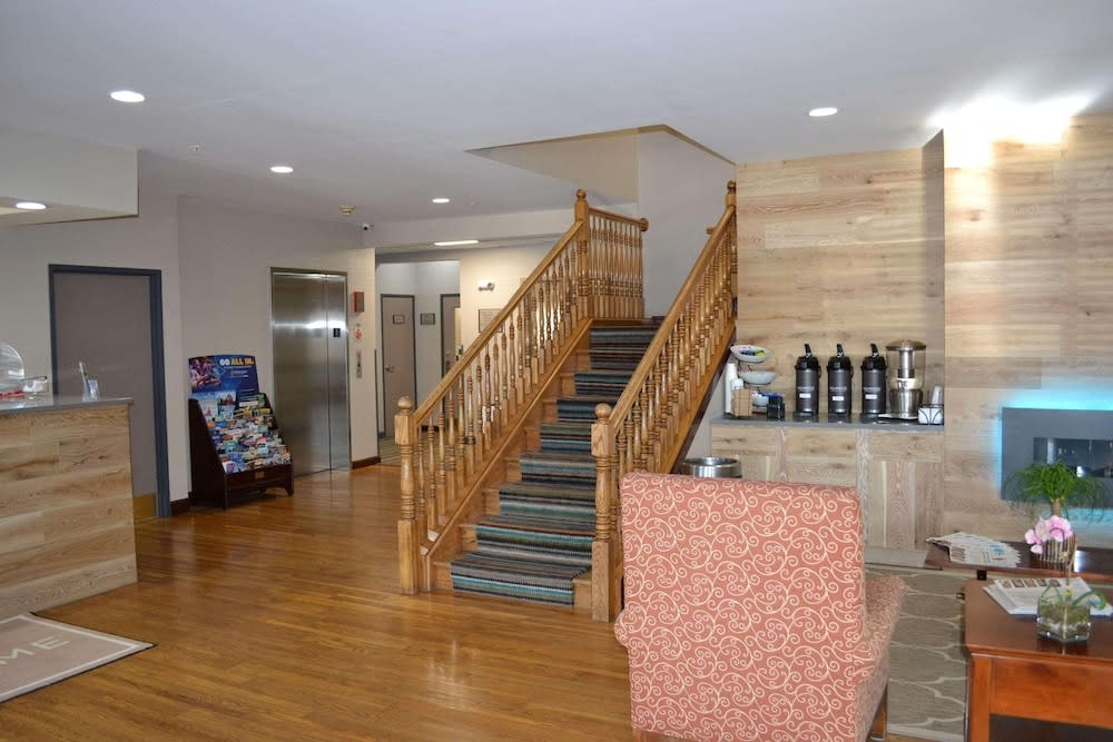 Country Inn & Suites by Radisson, Gurnee, IL 2