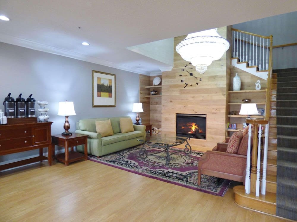 Country Inn & Suites by Radisson, Biloxi-Ocean Springs, MS 2