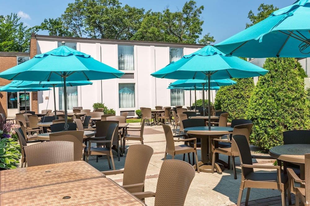 Country Inn & Suites by Radisson, Traverse City, MI 1