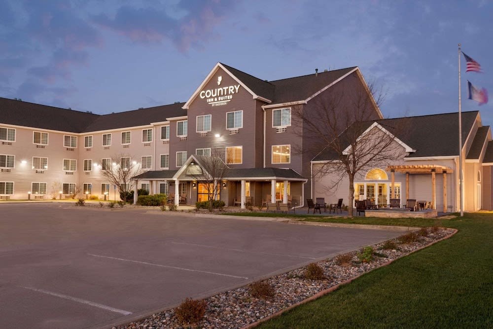 Country Inn & Suites by Radisson, Ames, IA 1