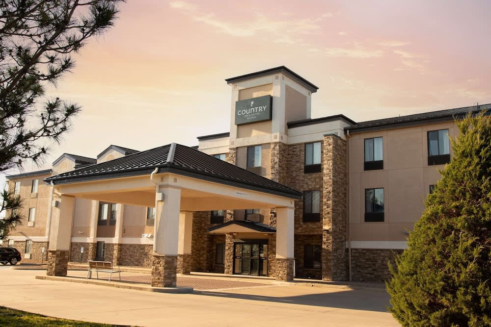 Country Inn & Suites by Radisson, Garden City, KS 1