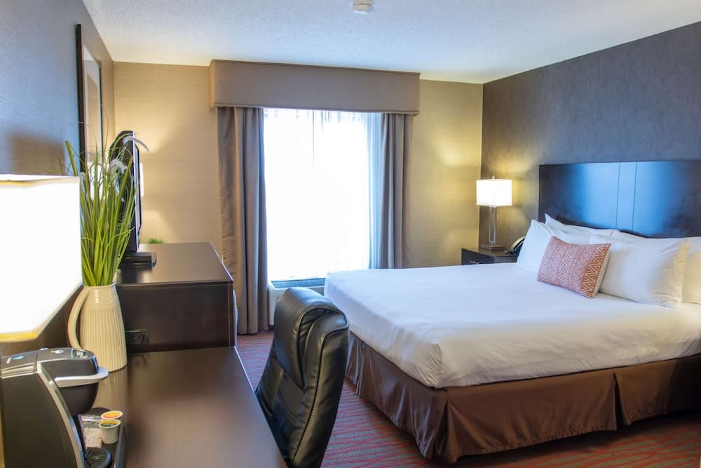 Country Inn & Suites by Radisson, Garden City, KS 5
