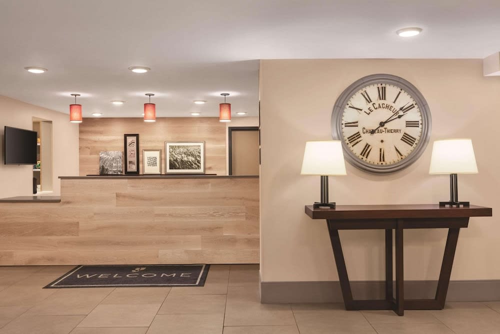 Country Inn & Suites by Radisson, Pigeon Forge South, TN 2