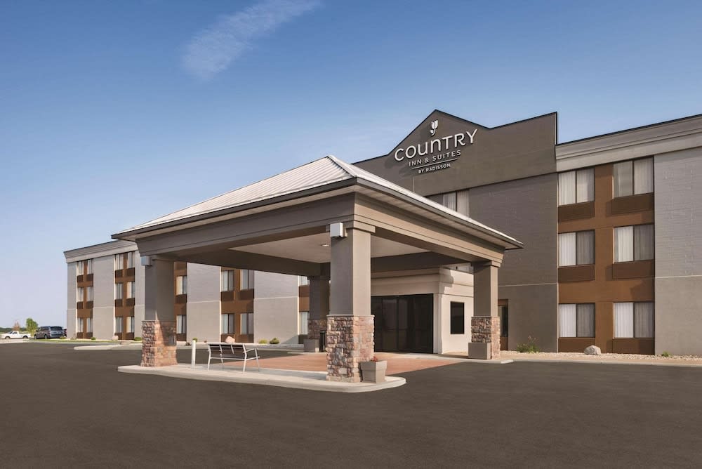 Country Inn & Suites by Radisson, Mt. Pleasant-Racine West, WI 1