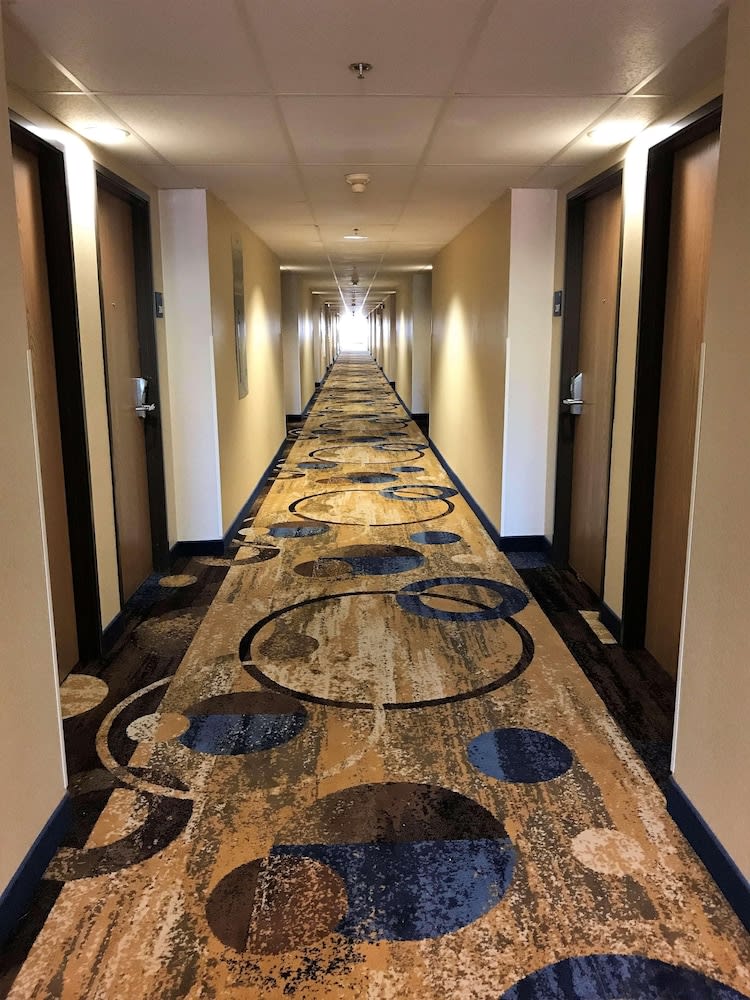 Country Inn & Suites by Radisson, Mt. Pleasant-Racine West, WI 2