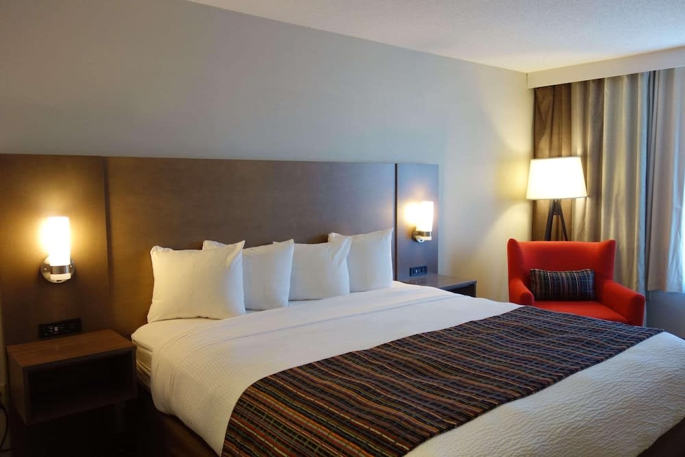 Country Inn & Suites by Radisson, Mason City, IA 3