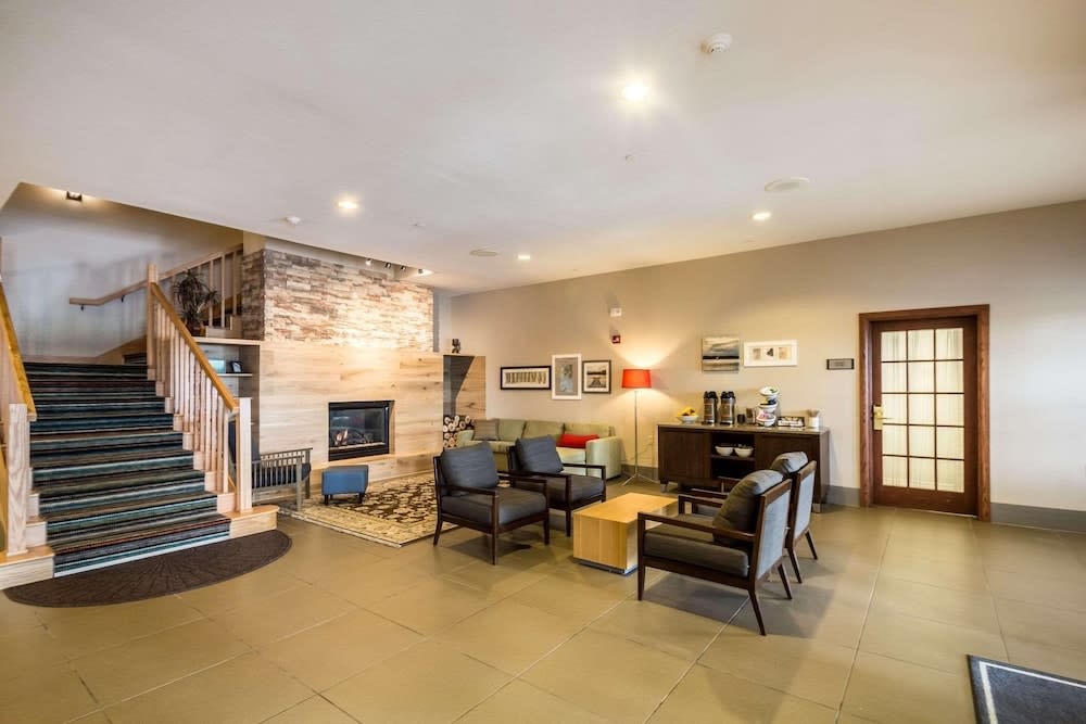 Country Inn & Suites by Radisson, Fond du Lac, WI 2