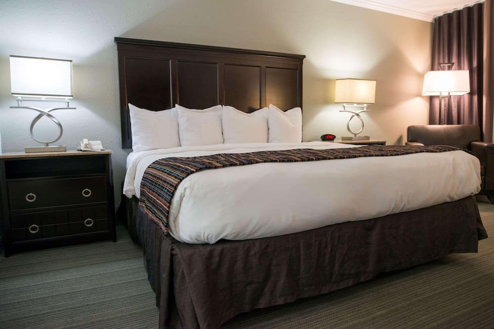 Country Inn & Suites by Radisson, Effingham, IL 2