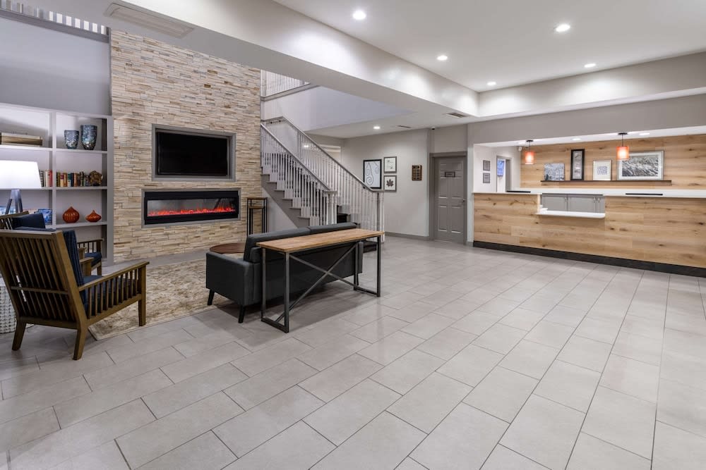 Country Inn & Suites by Radisson, Valdosta, GA 2