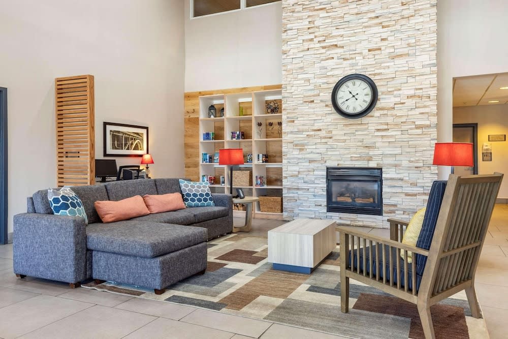 Country Inn & Suites by Radisson, Lumberton, NC 3