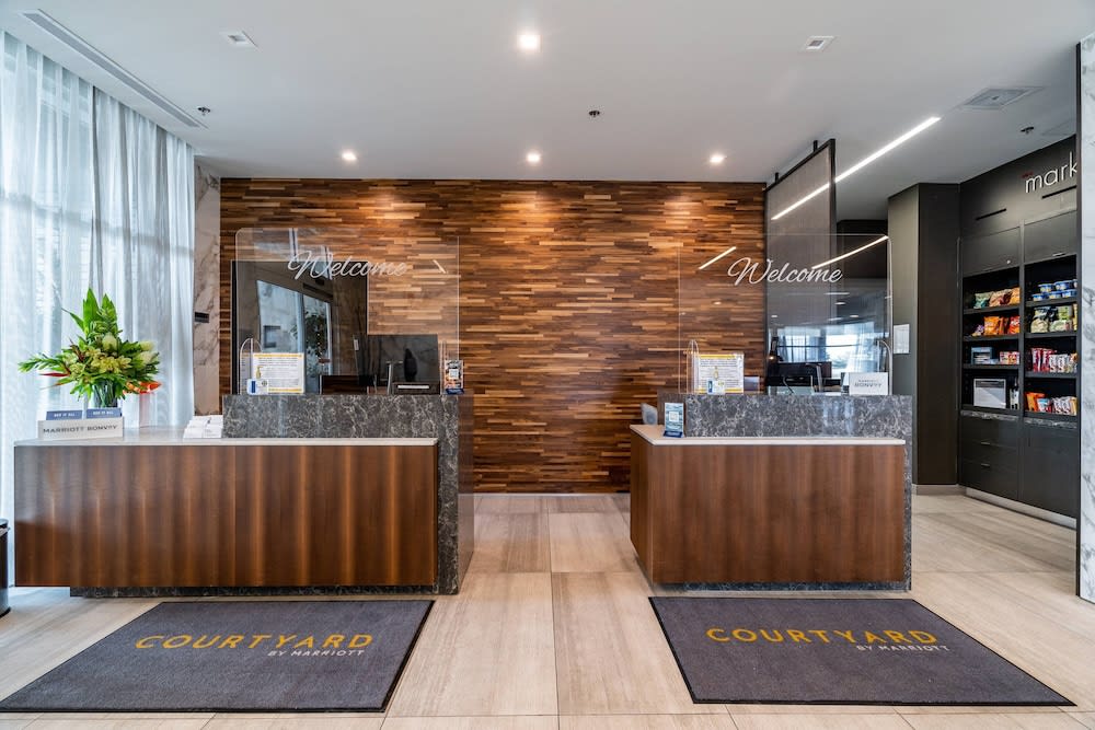Courtyard by Marriott Burlington-Oakville 2