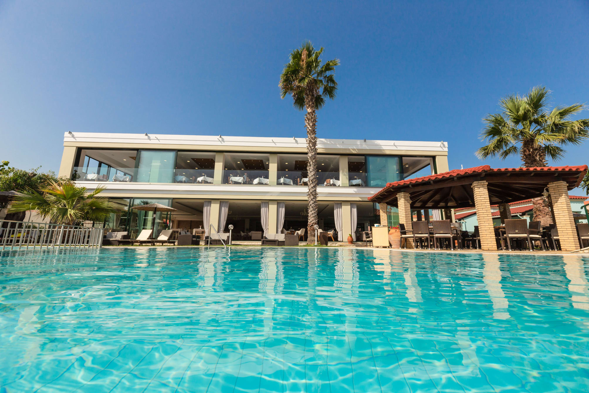 Robolla Beach Aparthotel 1