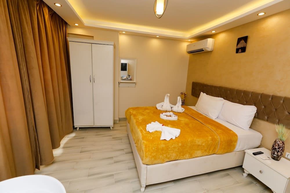 Venus Pyramids Inn - Top Roof Access W Free Break Fast 2