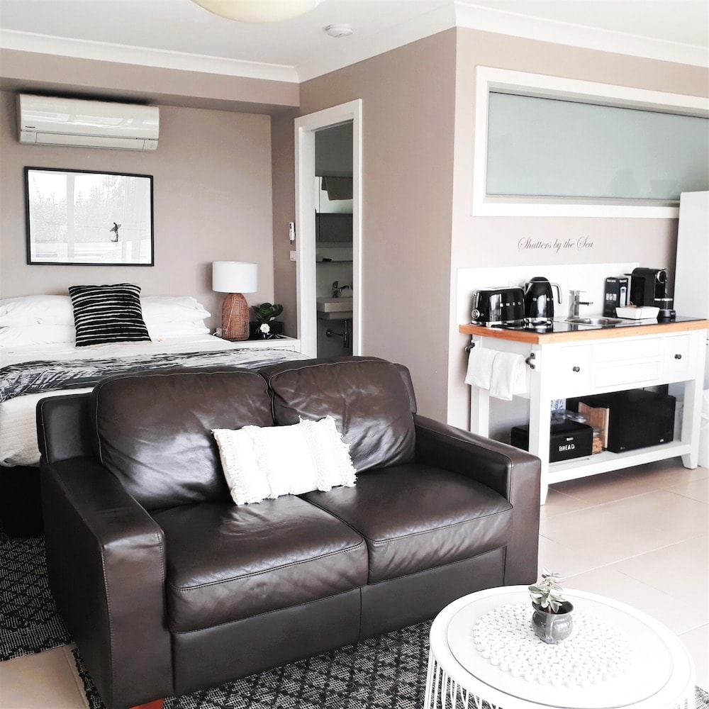 Shutters by the Sea-Ocean View Retreat-Waterfront-Private 2