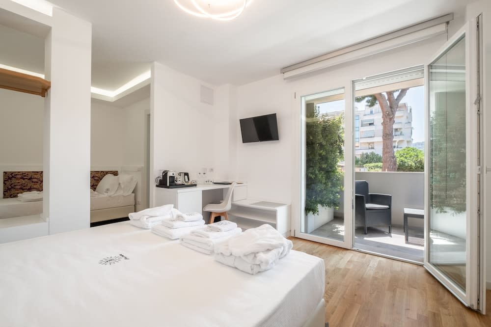 Helios Guest House 1