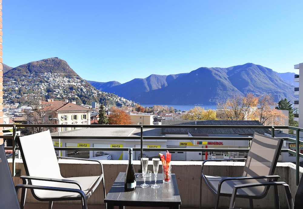 Santiago Home - Happy Rentals 1