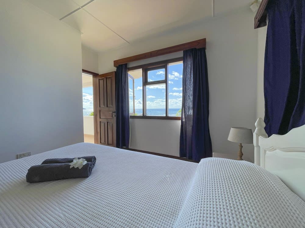 Ocean View Villa - Beauvallon Villas 2