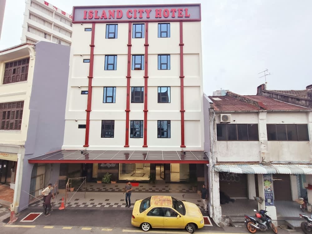 Capital O 90897 Island City Hotel 1