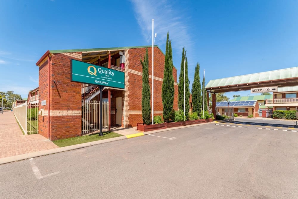 Quality Inn Railway Motel 1