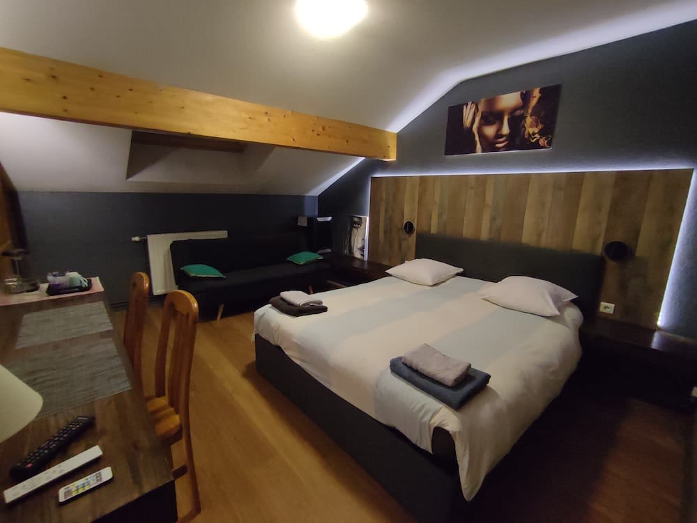 Logis Auberge de la Poirie 2