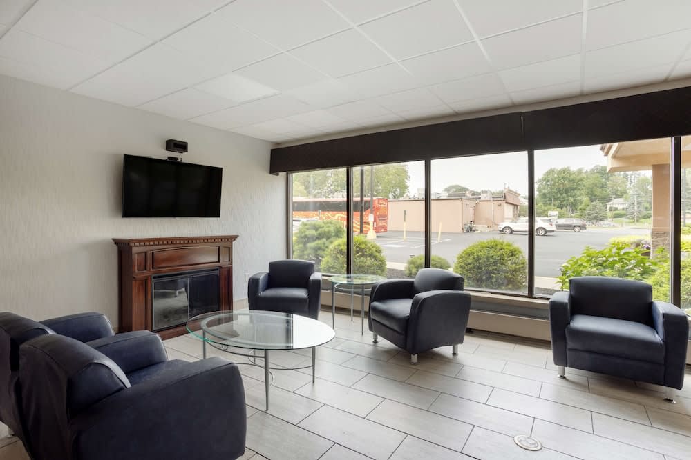 Best Western Plus Reading Inn & Suites 2